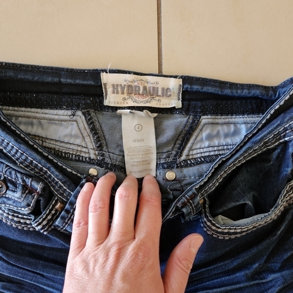 Stylish Blue Women's Jeans - Picture 4 of 10